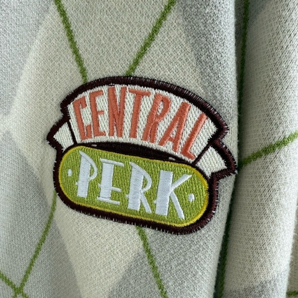 FRIENDS Sweaters - F•R•I•E•N•D•S Central Perk Argyle Open Cardigan • large 
Green Grey Cream